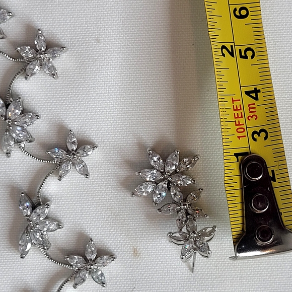 Elegant Silver Floral Jewelry Set